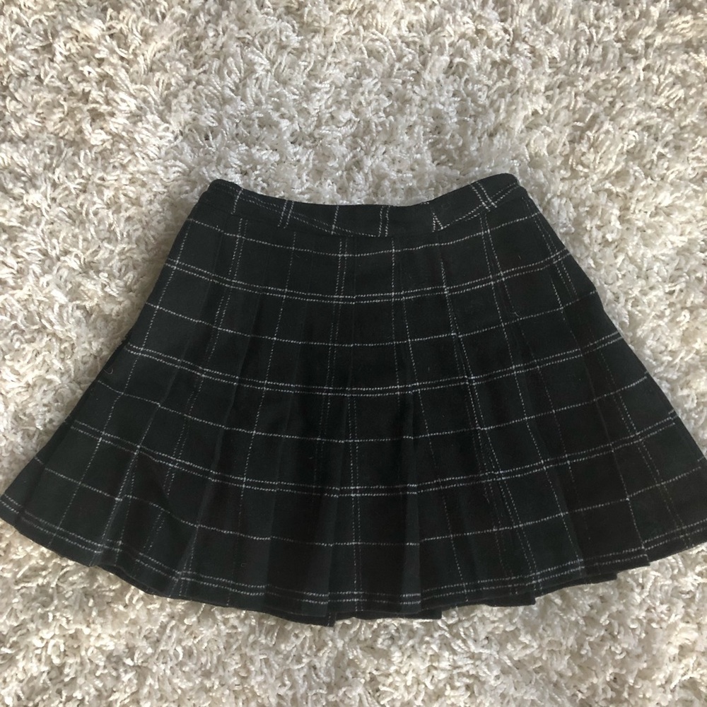 XS Forever 21 black pleated skirt